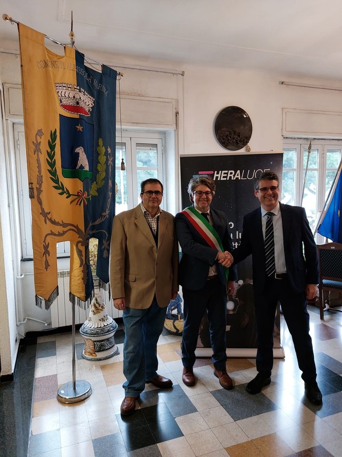 Una nuova "hera" di luce per Albissola Marina con l’illuminazione "green" Una nuova "hera" di luce per Albissola Marina con l’illuminazione "green"