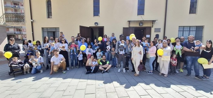 Andora festeggia i nuovi nati: in Comune 29 famiglie per la Giornata della Gentilezza Andora festeggia i nuovi nati: in Comune 29 famiglie per la Giornata della Gentilezza