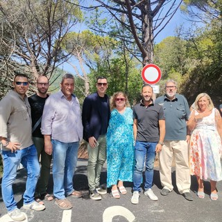 Toirano inaugura la nuova strada di collegamento tra centro storico e località Orti Pagliacci: il progetto finanziato dalla Regione Toirano inaugura la nuova strada di collegamento tra centro storico e località Orti Pagliacci: il progetto finanziato dalla Regione