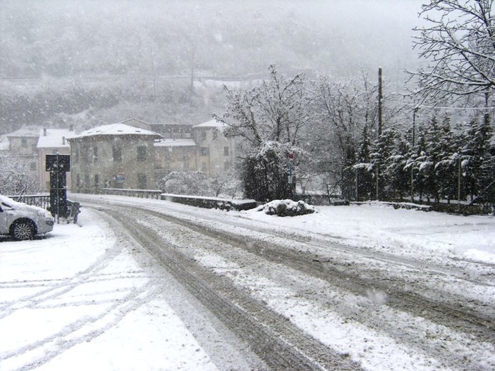 Nevicate abbondanti in Val Bormida, scatta l'Allerta 2 ma le scuole restano aperte