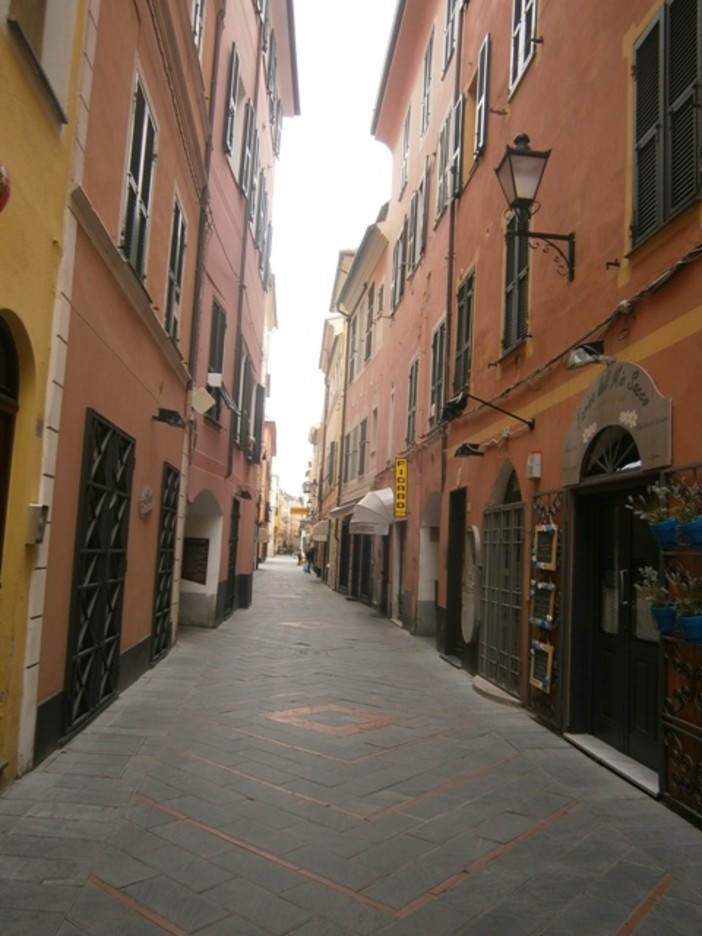 Via Buragine/Via Cavour a Loano;