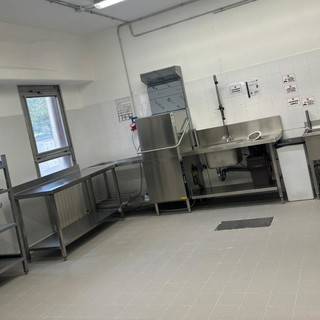 Ceriale, conclusi i lavori ai piani cottura: torna a pieno servizio la mensa scolastica per le scuole