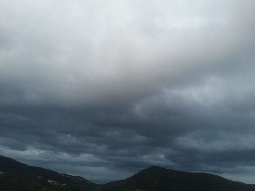 Maltempo in Liguria, è scattata l'allerta gialla nel levante savonese e in Val Bormida Maltempo in Liguria, è scattata l'allerta gialla nel levante savonese e in Val Bormida
