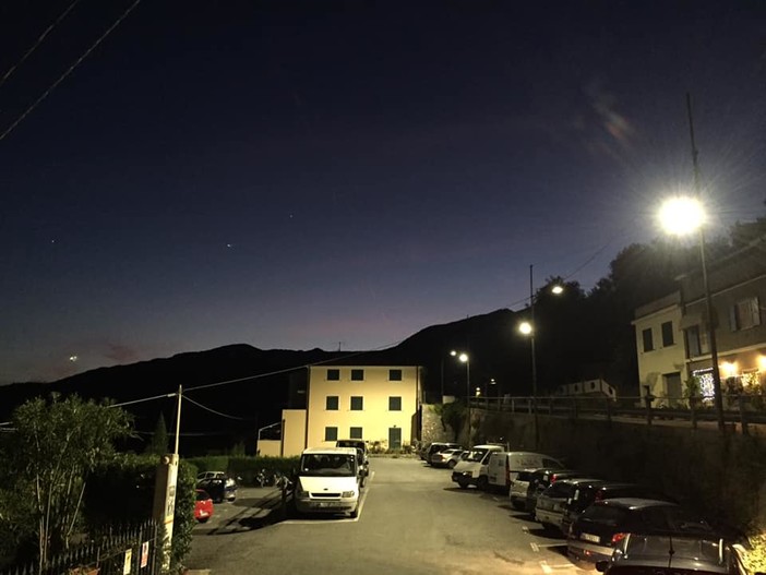 Tovo San Giacomo, rinnovato l'impianto di illuminazione del Piazzale del Vecchio Sferisterio di Bardin Tovo San Giacomo, rinnovato l'impianto di illuminazione del Piazzale del Vecchio Sferisterio di Bardin