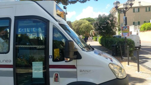 Laigueglia, riparte il bus navetta gratuita per le spiagge Laigueglia, riparte il bus navetta gratuita per le spiagge