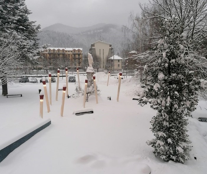 Neve nel savonese: 35 cm sul Monte Settepani. Cresce la mareggiata Neve nel savonese: 35 cm sul Monte Settepani. Cresce la mareggiata