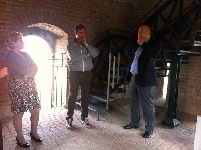 Nuovo Museo di Arte Moderna, i "primini" del Liceo Artistico di Albenga aprono la biennale del collezionismo