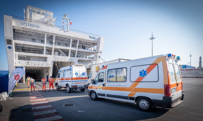 Coronavirus, nave-ospedale GNV Spendid: sale a 21 il numero dei pazienti a bordo