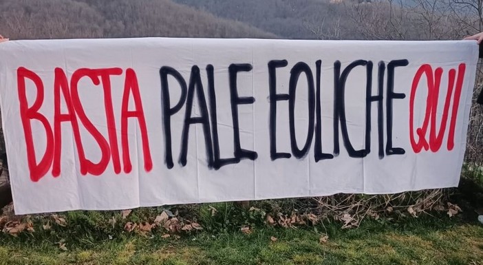 Altare, Consiglio comunale compatto contro le pale eoliche: "Distruggerebbero il territorio" Altare, Consiglio comunale compatto contro le pale eoliche: "Distruggerebbero il territorio"