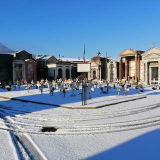 Mancato sgombero neve e spargimento sale nel cimitero, Cairo in Comune interroga il sindaco