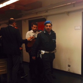 Dirty Soccer: Ninni Corda risponde sereno alle domande del gip, scena muta di Edmond Nerjaku