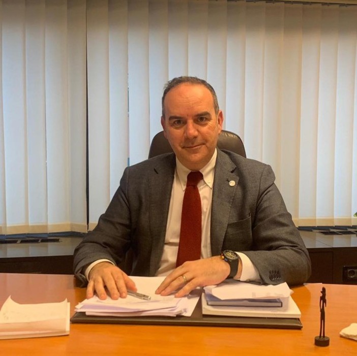 Sanità, l'attacco del Pd: "Regione pensa a risparmiare, ma non frena la fuga di pazienti"