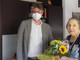 Albissola, nonna Francisca entra nel club dei centenari: il sindaco le consegna un mazzo di fiori