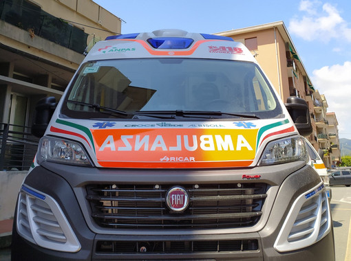 Bambino di 4 anni in difficoltà in mare a Celle Ligure, portato in salvo a riva dai genitori Bambino di 4 anni in difficoltà in mare a Celle Ligure, portato in salvo a riva dai genitori