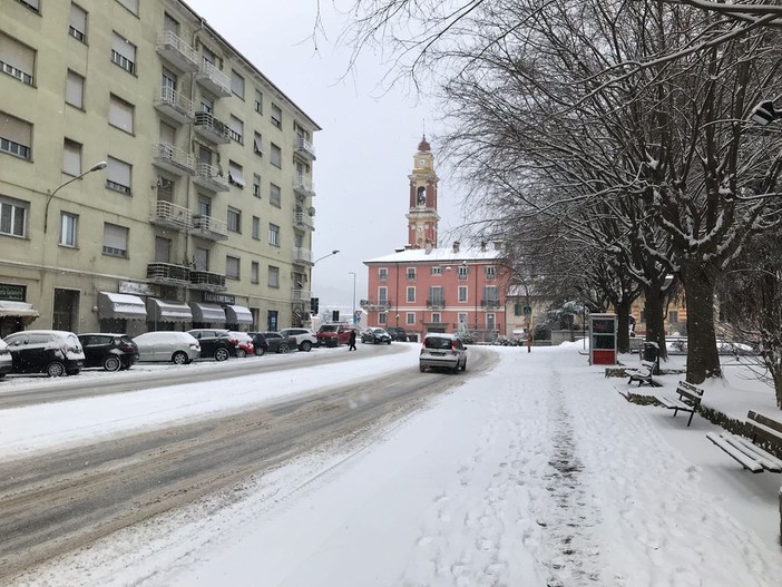 La neve imbianca Cairo, il sindaco Lambertini: "Situazione sotto controllo" (FOTO e VIDEO) La neve imbianca Cairo, il sindaco Lambertini: "Situazione sotto controllo" (FOTO e VIDEO)