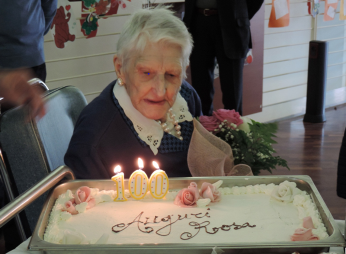 Celle Ligure, 100 candeline per la Sig.ra Rosa: grande festa alla Casa di Riposo Celle Ligure, 100 candeline per la Sig.ra Rosa: grande festa alla Casa di Riposo