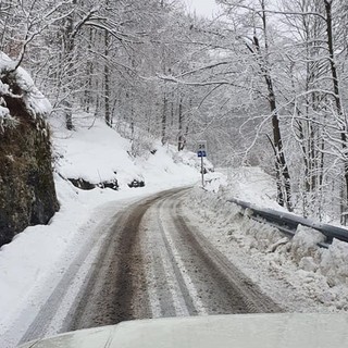 Maltempo, neve sui rilievi dell'entroterra: situazione strade sotto controllo