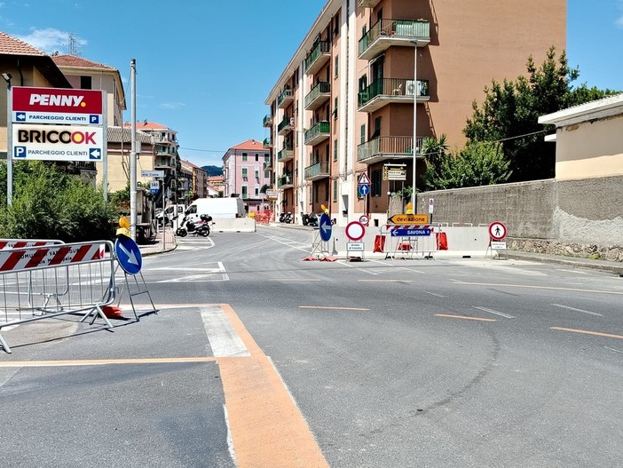 Vado, nel pomeriggio riapre il ponte sul torrente Segno. Il sindaco: "Un’opera strategica per sicurezza, mobilità e sviluppo urbano della città" Vado, nel pomeriggio riapre il ponte sul torrente Segno. Il sindaco: "Un’opera strategica per sicurezza, mobilità e sviluppo urbano della città"