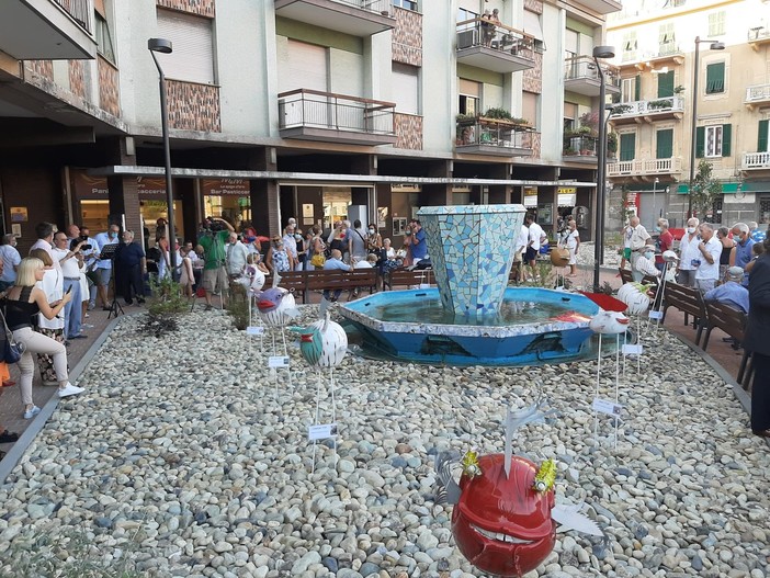 Risplende piazza Dante ad Albisola, inaugurato un rinnovato spazio artistico e urbanistico (FOTO E VIDEO)