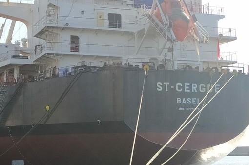 Savona, malore a bordo di una nave per un 58enne. Uiltrasporti: "Turni e mansioni massacranti, vogliamo che si sblocchi il prepensionamento" Savona, malore a bordo di una nave per un 58enne. Uiltrasporti: "Turni e mansioni massacranti, vogliamo che si sblocchi il prepensionamento"