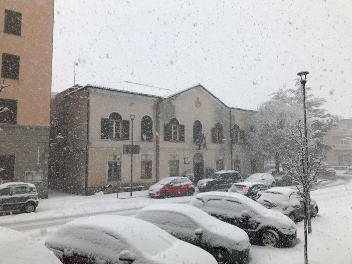 Allerta neve, il sindaco di Cairo: "I mezzi spazzaneve stanno girando, massima prudenza negli spostamenti"