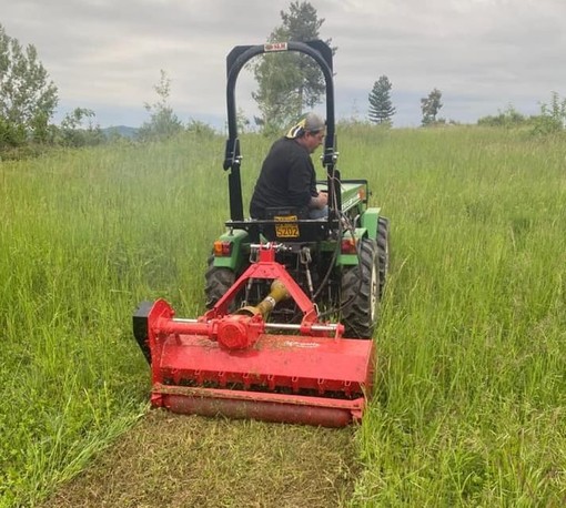 Roccavignale, un nuovo trattorino per la pulizia di sentieri e aree verdi (FOTO)