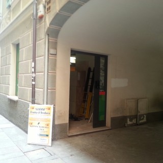 Finale, apre il quarto supermercato del centro salutato da qualche "mugugno"