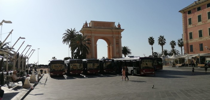 Presentati ufficialmente a Finale quattro nuovi bus di TPL Linea (FOTO e VIDEO)