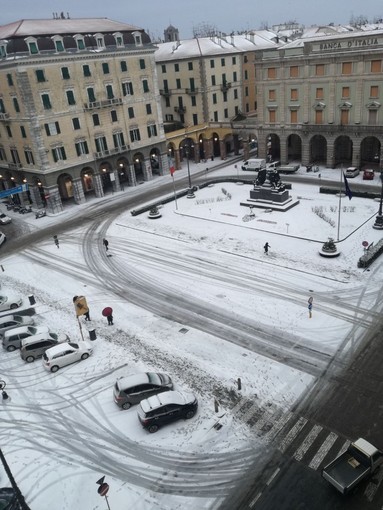 Allerta meteo, neve sulla costa e in Val Bormida (FOTO e VIDEO) Allerta meteo, neve sulla costa e in Val Bormida (FOTO e VIDEO)