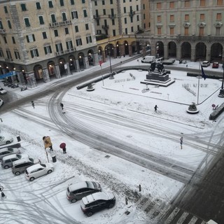 Allerta meteo, neve sulla costa e in Val Bormida (FOTO e VIDEO)