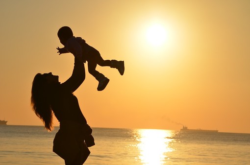 Coronavirus, aumenta a 1,6 milioni di euro il fondo straordinario dalla Regione per accudire i figli