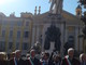 Nizza: garofani rossi sulla targa commemorativa del Presidente Sandro Pertini Nizza: garofani rossi sulla targa commemorativa del Presidente Sandro Pertini