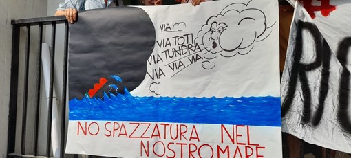 Sentenza Piombino, Rete No Rigass GNL: "Parere deterrente agli oppositori che lascia aperta la questione spostamento"