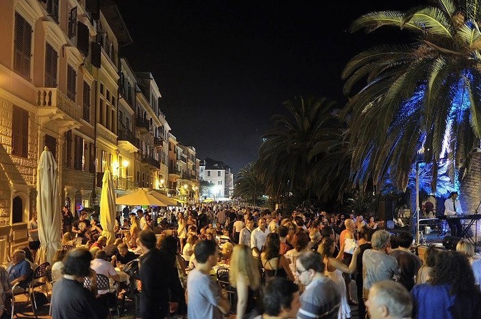 Notte Bianca a Celle Ligure, a partire dalle 19  spettacoli, gastronomia e shopping