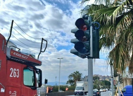 Semaforo e attraversamento pedonale sull'Aurelia ad Albissola. La minoranza: "Quando la politica trasforma le proposte in alibi"