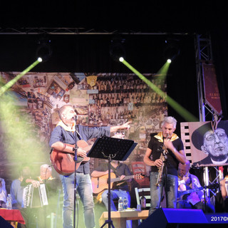Albenga: Cinquanta musicisti sul palco per don Ciotti per il premio "Fionda di Legno 2019"