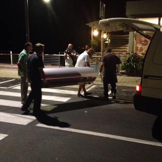 Savona: violenta rissa davanti ai Bagnarci, un morto e un ferito grave