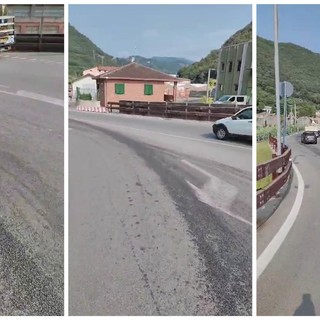 Finale, olio sversato sull'asfalto: pericolo sul ponte tra Borgo e Perti