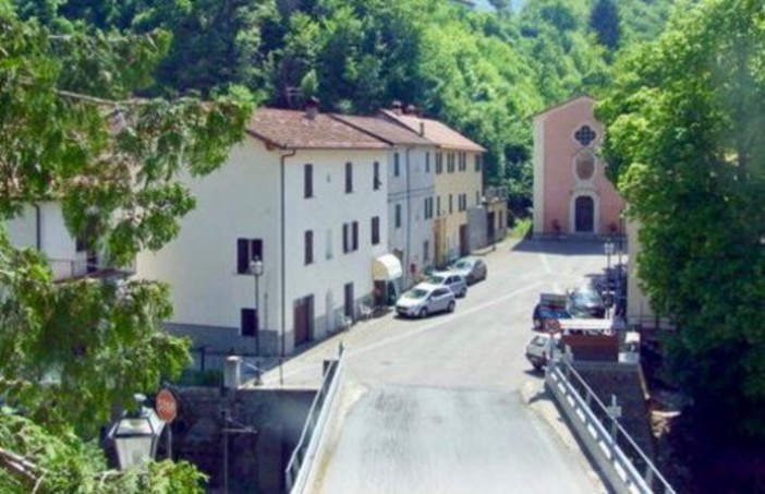 Osiglia, il sindaco Scarzella firma l'ordinanza: "Limitare consumo acqua potabile" Osiglia, il sindaco Scarzella firma l'ordinanza: "Limitare consumo acqua potabile"