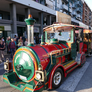 Due trenini navetta, 500 parcheggi e un’area camper gratuiti per arrivare all’Oktoberfest Cuneo
