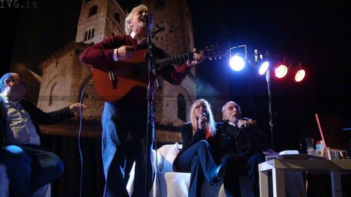 “Dai diamanti non nasce niente, dal letame nascono i fior…” l’appuntamento finale di “Ottobre … De Andrè”