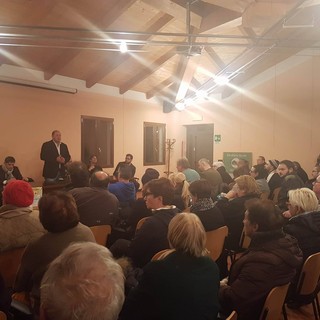 Ortovero insorge contro i profughi, il sindaco non si dimette e annuncia: "Risolveremo il problema"