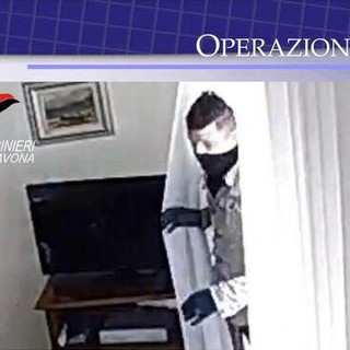 Rubava negli appartamenti e truffava gli anziani del Ponente: arrestato dai carabinieri