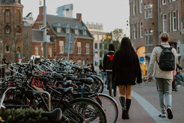 Stipendi e costo della vita in Olanda: quanto ‘resta in tasca’ davvero a fine mese? Stipendi e costo della vita in Olanda: quanto ‘resta in tasca’ davvero a fine mese?