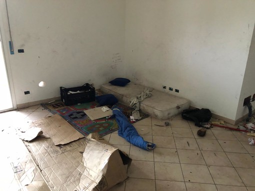 Albenga: tre persone deferite per occupazione abusiva di immobile Albenga: tre persone deferite per occupazione abusiva di immobile