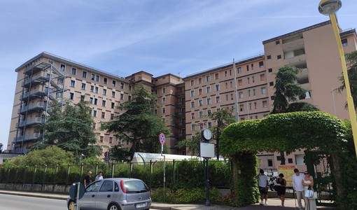 San Paolo, i savonesi scendono in piazza: "Difendiamo l'autonomia del nostro ospedale" San Paolo, i savonesi scendono in piazza: "Difendiamo l'autonomia del nostro ospedale"