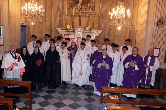 Alassio, dieci diplomi per l'Ordine Equestre del Santo Sepolcro di Gerusalemme Alassio, dieci diplomi per l'Ordine Equestre del Santo Sepolcro di Gerusalemme