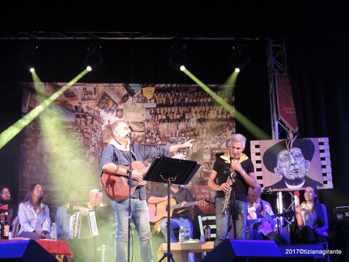 Albenga: Cinquanta musicisti sul palco per don Ciotti per il premio "Fionda di Legno 2019"