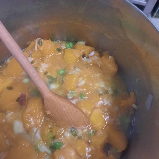 Le prelibatezze di Osiglia in dono al personale del reparto Covid del San Paolo di Savona