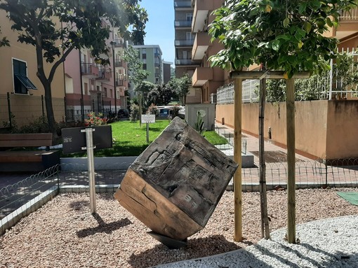 Albissola: "Racconti di Antiche Argille'', l'opera d'arte di Giacomo Lusso installata in viale Faraggiana (FOTO) Albissola: "Racconti di Antiche Argille'', l'opera d'arte di Giacomo Lusso installata in viale Faraggiana (FOTO)